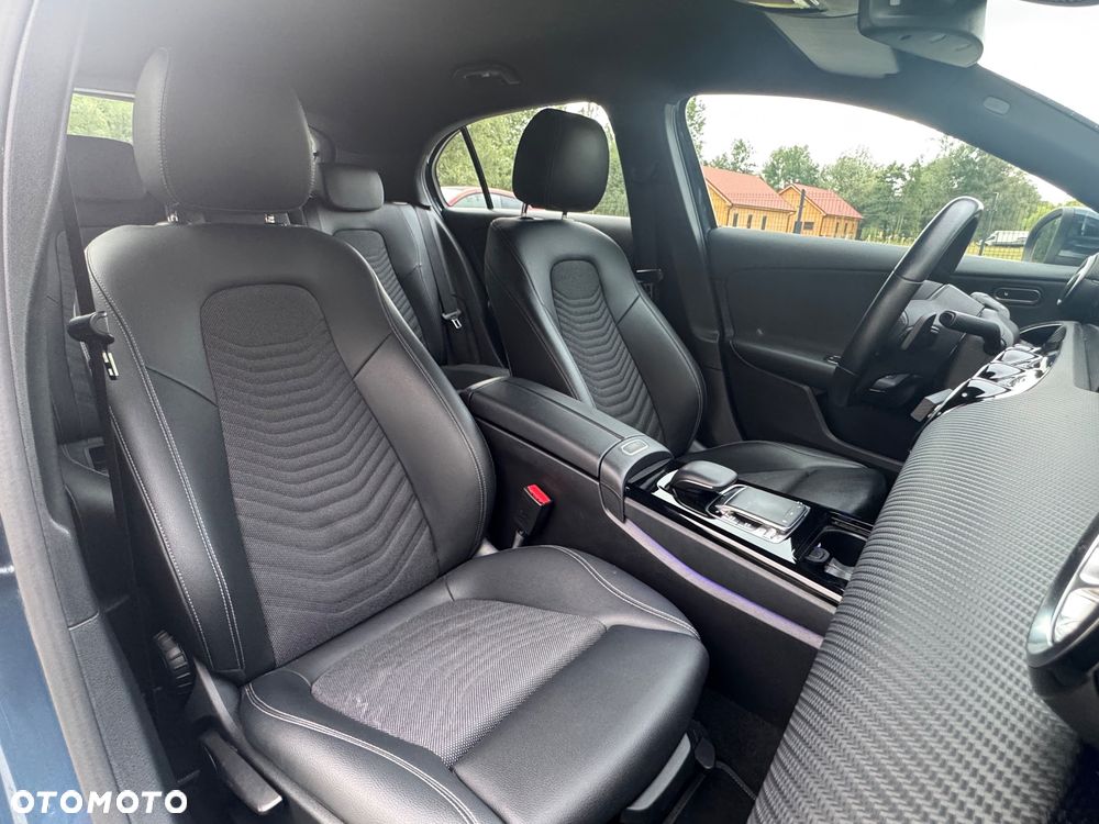 Mercedes-Benz Klasa A 180 Style 7G-DCT - 23