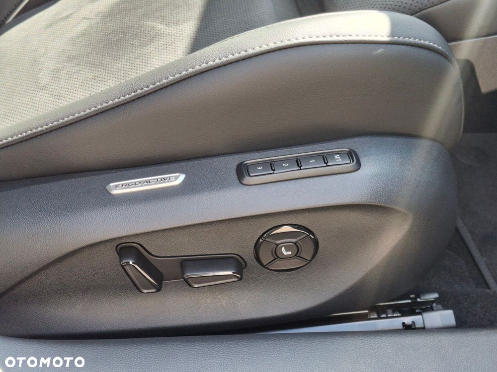 Volkswagen Passat - 20