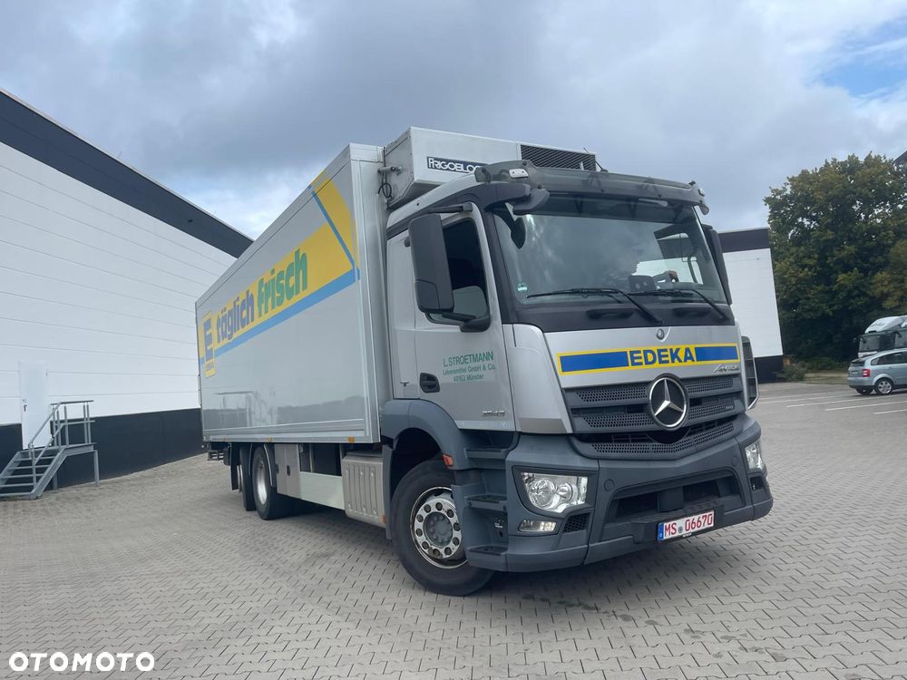 Mercedes-Benz ACTROS ANTOS 2543 6X2 CHŁODNIA IZOTERMA OS SKRĘTNA PODNOSZONA SUPER STAN