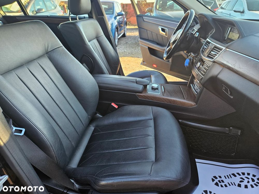 Mercedes-Benz Klasa E 350 CDI DPF BlueEFFICIENCY 7G-TRONIC Elegance - 17