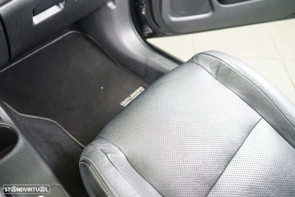 Mitsubishi Outlander 2.0 4WD Plus - 39