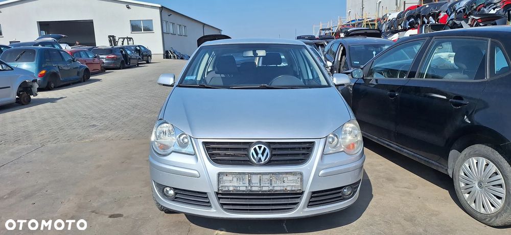 VW Polo 9N Lift 05- Zderzak Przód Przedni Kod Lakieru LA7W - 1