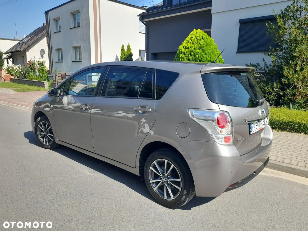 Toyota Verso 1.8 Premium - 5