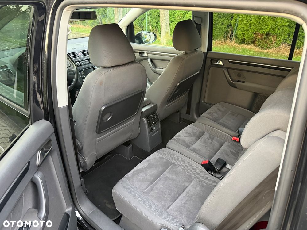 Volkswagen Touran 2.0 TDI DPF DSG Highline - 14