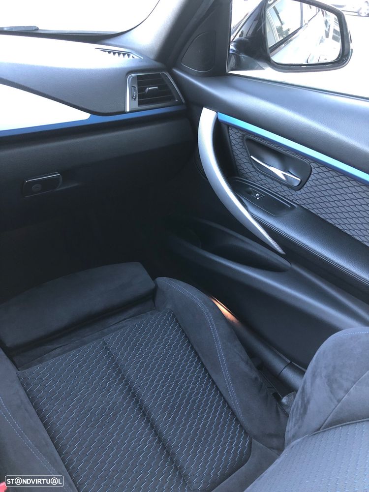 BMW 330 e iPerformance Pack M - 24