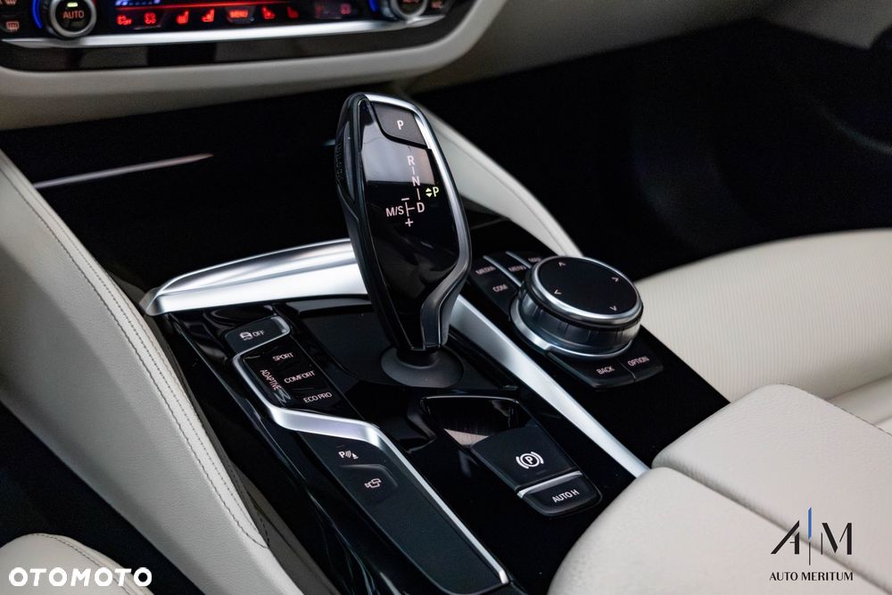 BMW Seria 5 540i xDrive - 25