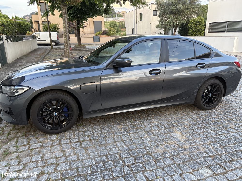 BMW 330 e Auto - 3