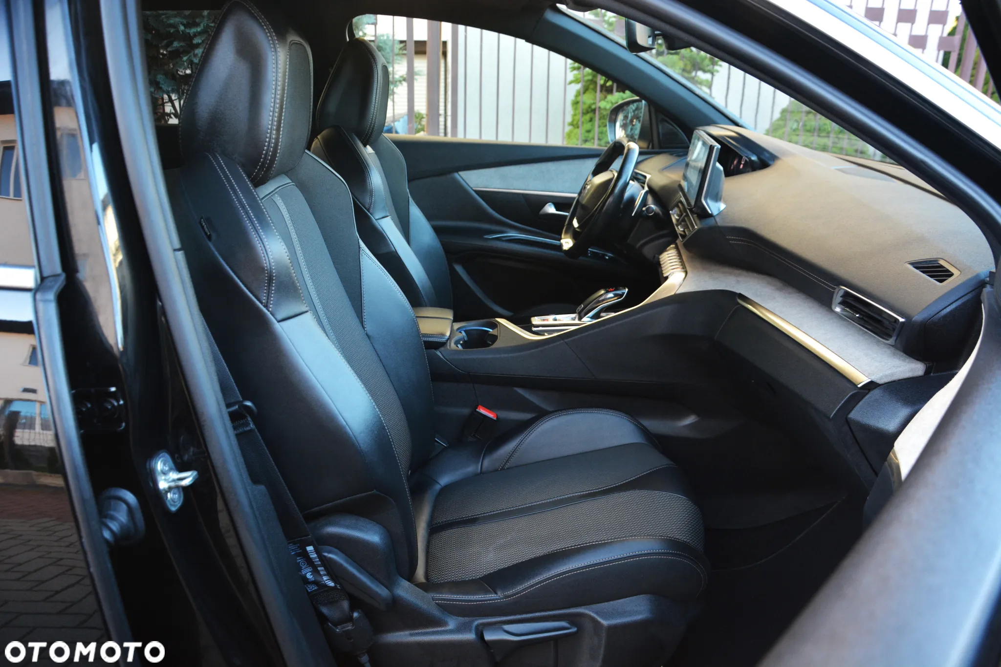 Peugeot 3008 1.5 BlueHDi GT S&S EAT8 - 23