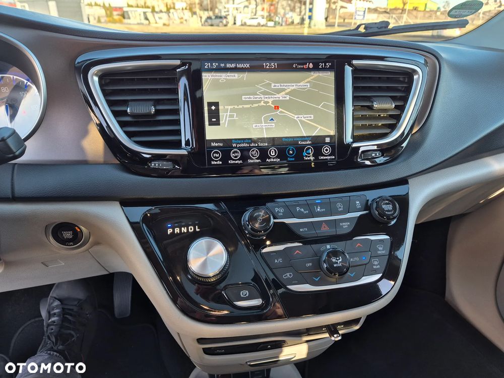 Chrysler Pacifica - 21