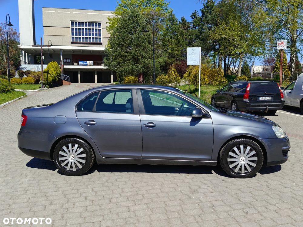 Volkswagen Jetta 1.6 Freestyle - 17