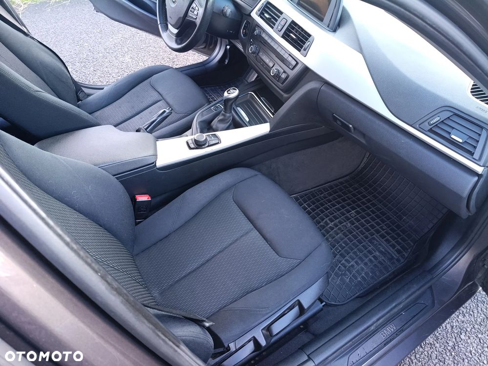 BMW Seria 3 316d - 10