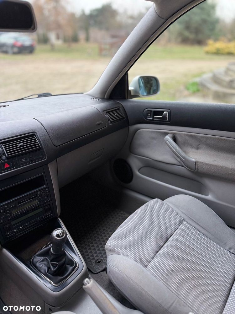 Volkswagen Golf - 16