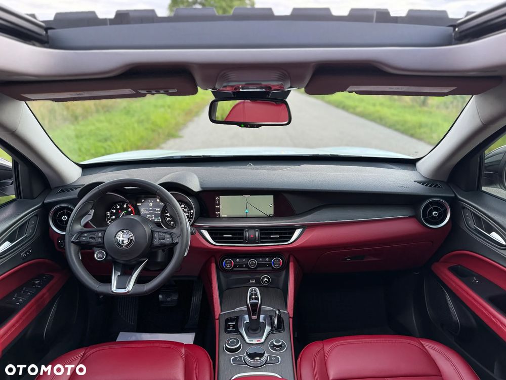 Alfa Romeo Stelvio 2.0 Turbo 16V AT8-Q4 Ti - 32