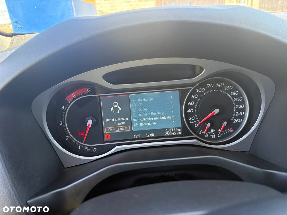 Ford Mondeo Turnier 2.0 TDCi Titanium - 11