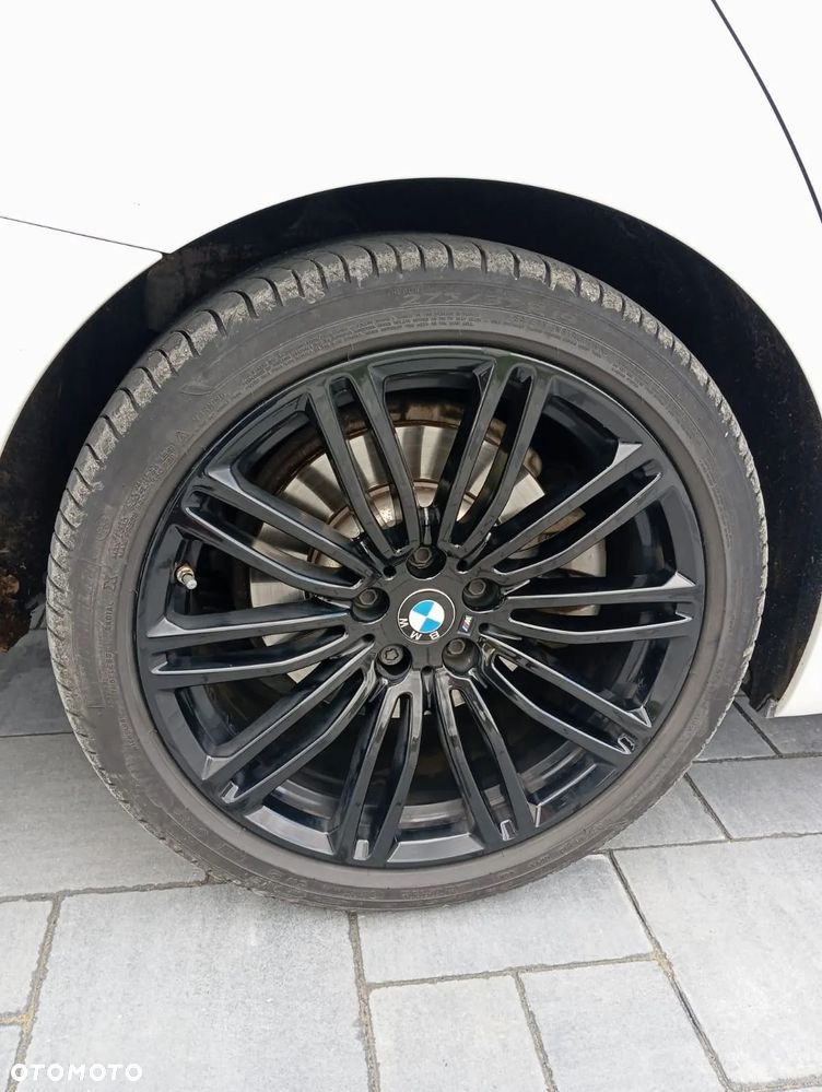 BMW Seria 5 520d M Sport - 8
