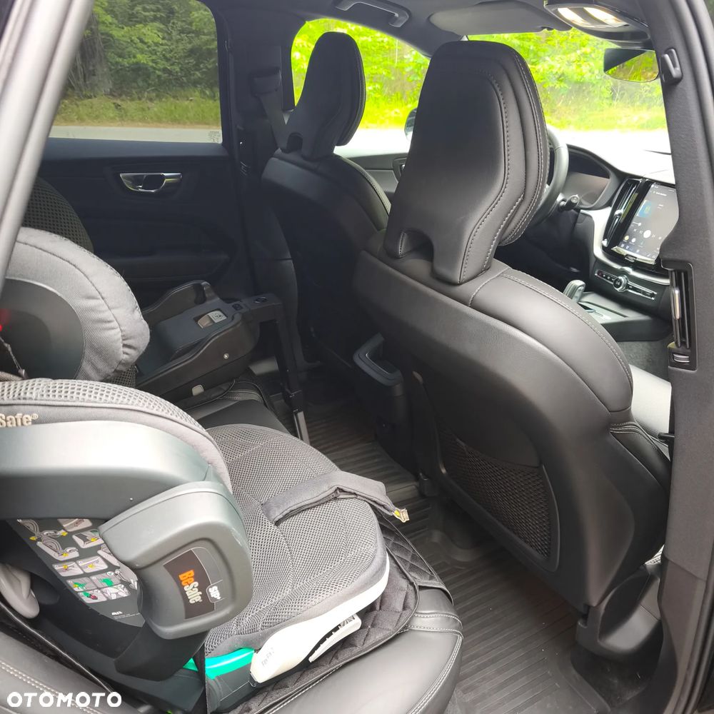 Volvo XC 60 B5 B AWD R-Design - 8