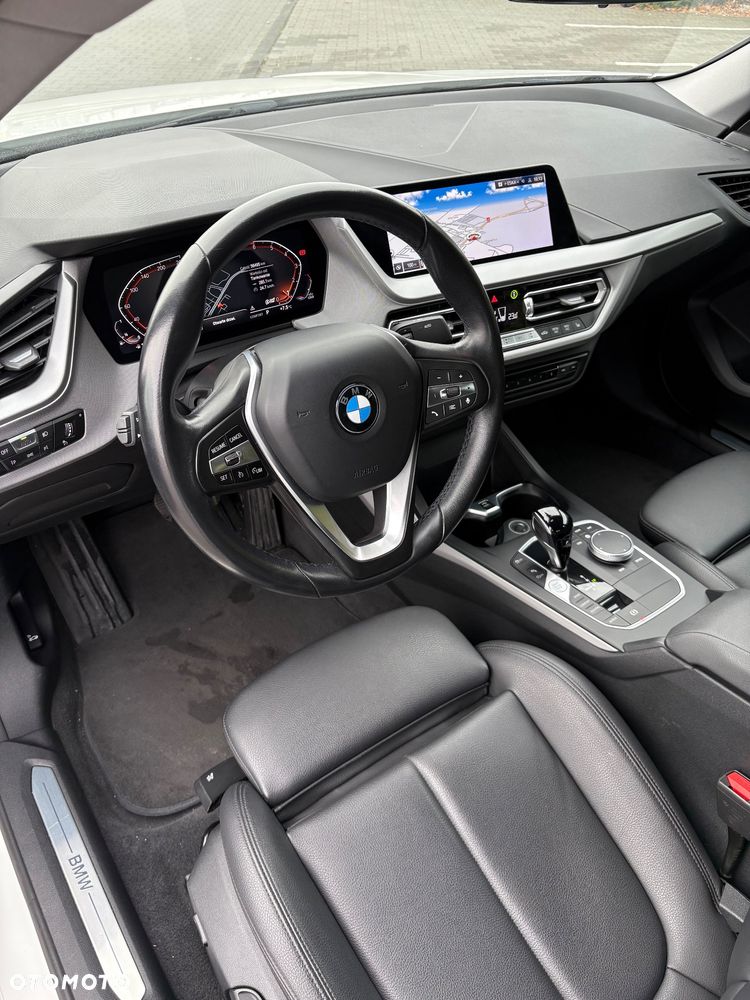 BMW Seria 2 218i - 18