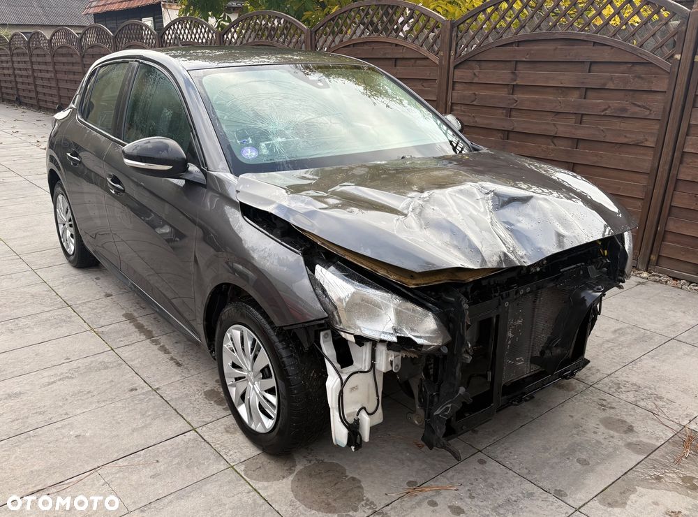 Peugeot 208 2022 photo 3