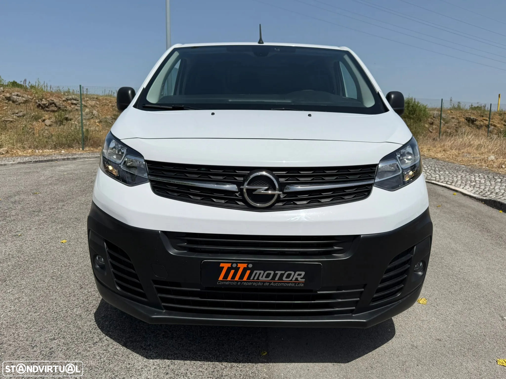 Opel Vivaro 1.5 CDTi 3Lug Iva Dedutível - 2