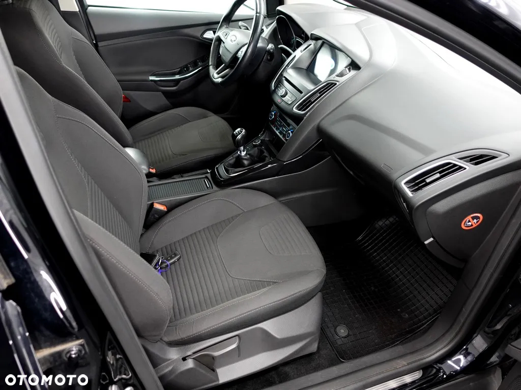 Ford Focus 1.5 EcoBoost Titanium - 11