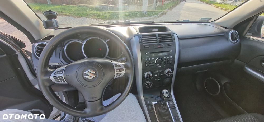 Suzuki Grand Vitara 2.0 - 14