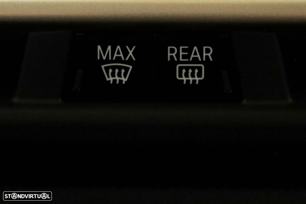 BMW iX xDrive 40 Pack Desportivo - 14