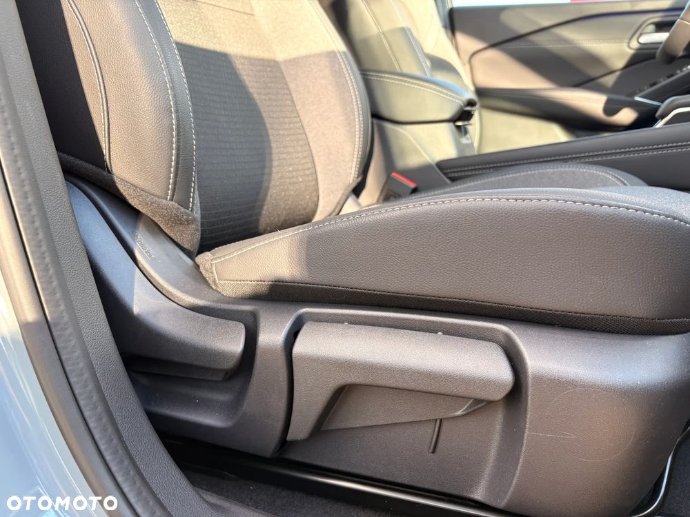 Nissan Qashqai 1.3 DIG-T mHEV N-Connecta Xtronic - 33