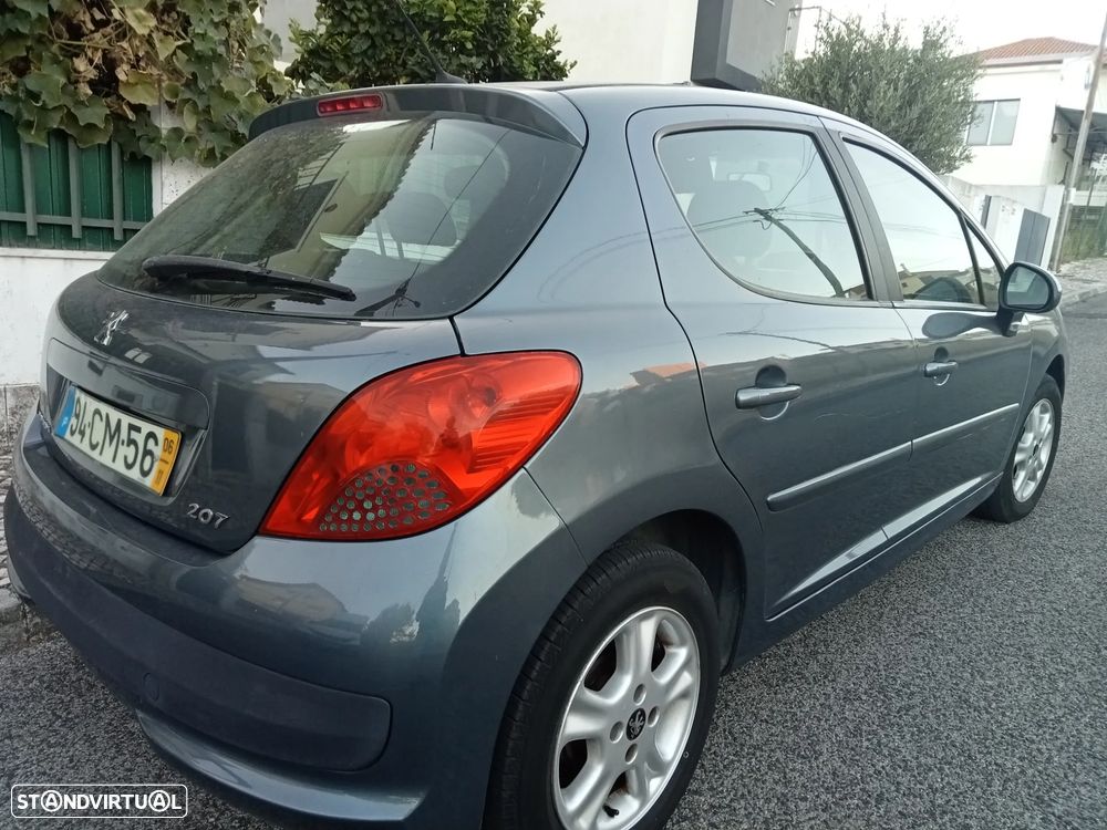 Peugeot 207 2006 photo 3