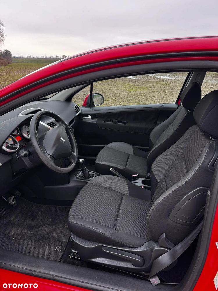 Peugeot 207 1.4 Trendy - 11