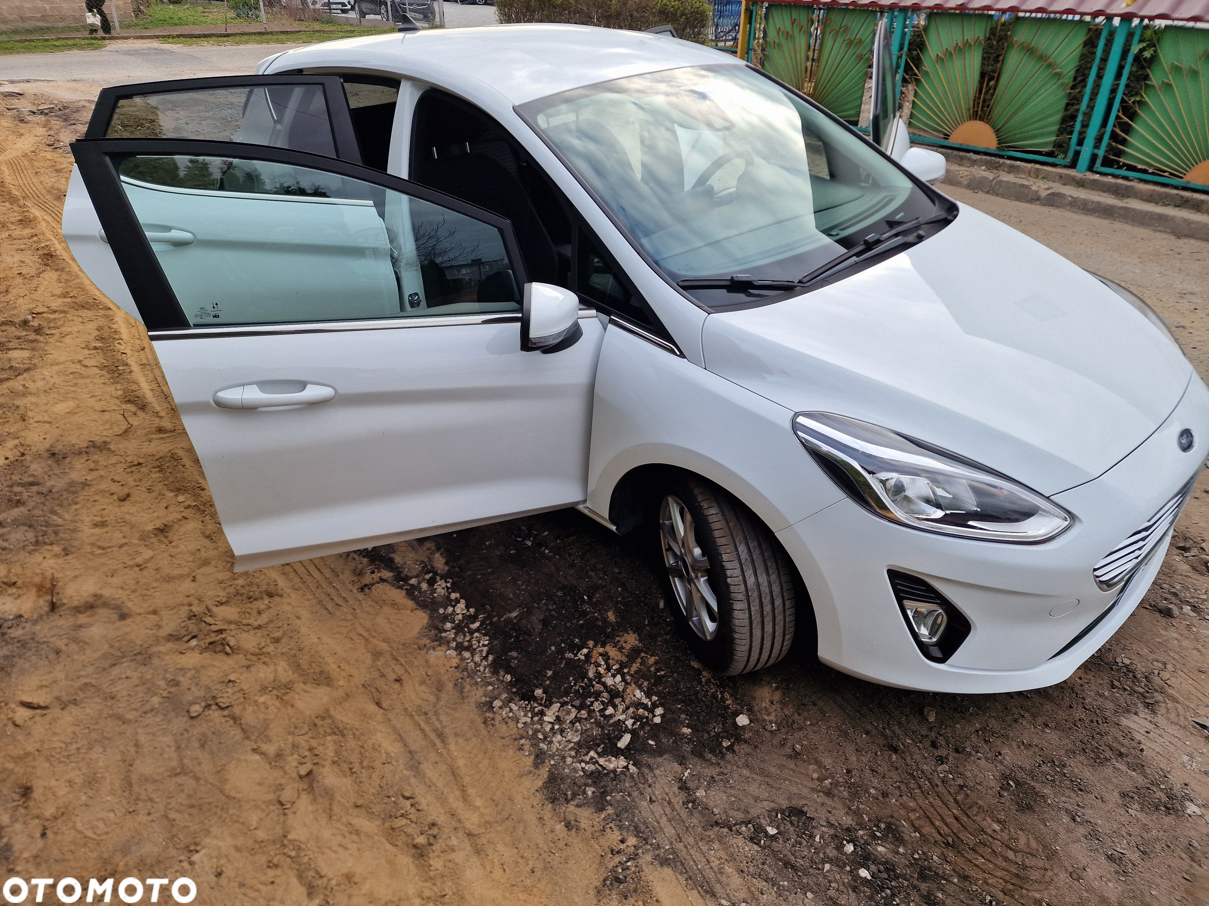 Ford Fiesta 1.0 EcoBoost S&S TITANIUM - 17