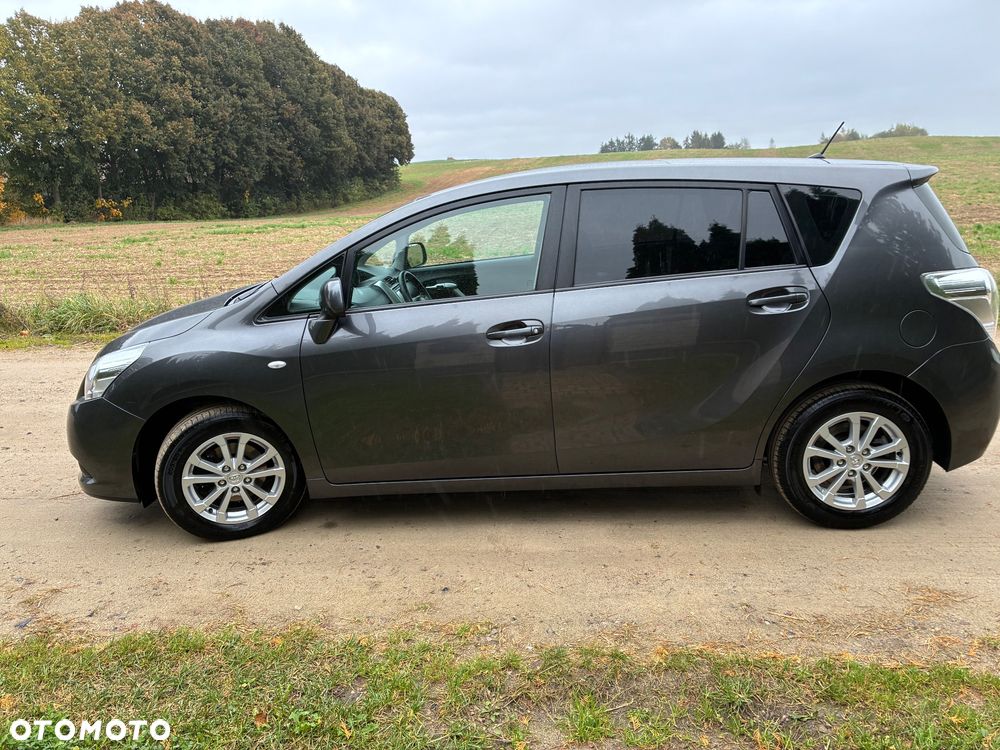 Toyota Verso 2011 photo 5