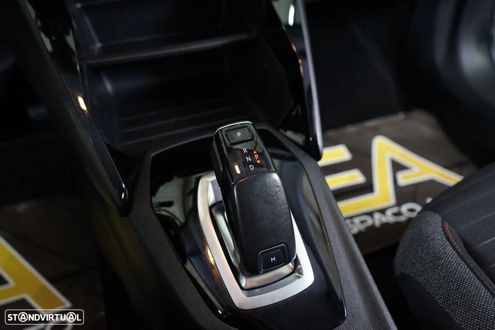 Peugeot 2008 1.2 PureTech Active Pack EAT8 - 26