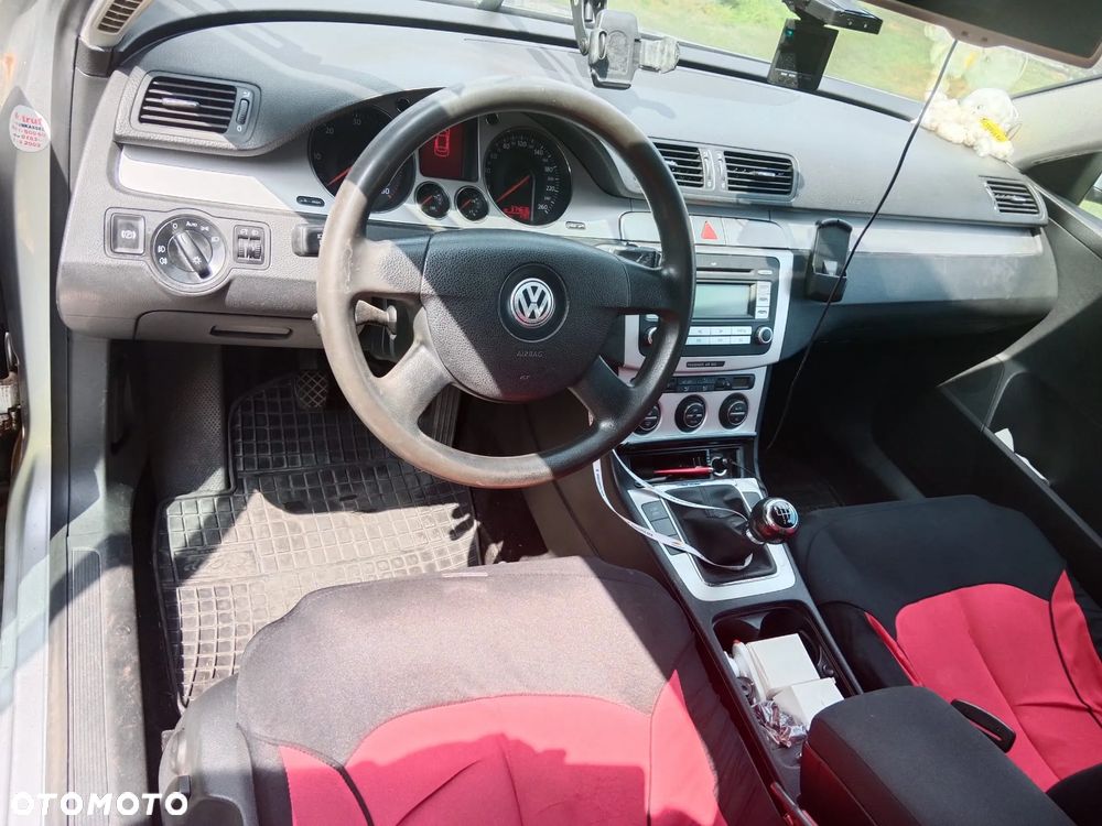 Volkswagen Passat 1.9 TDI DPF Trendline - 6