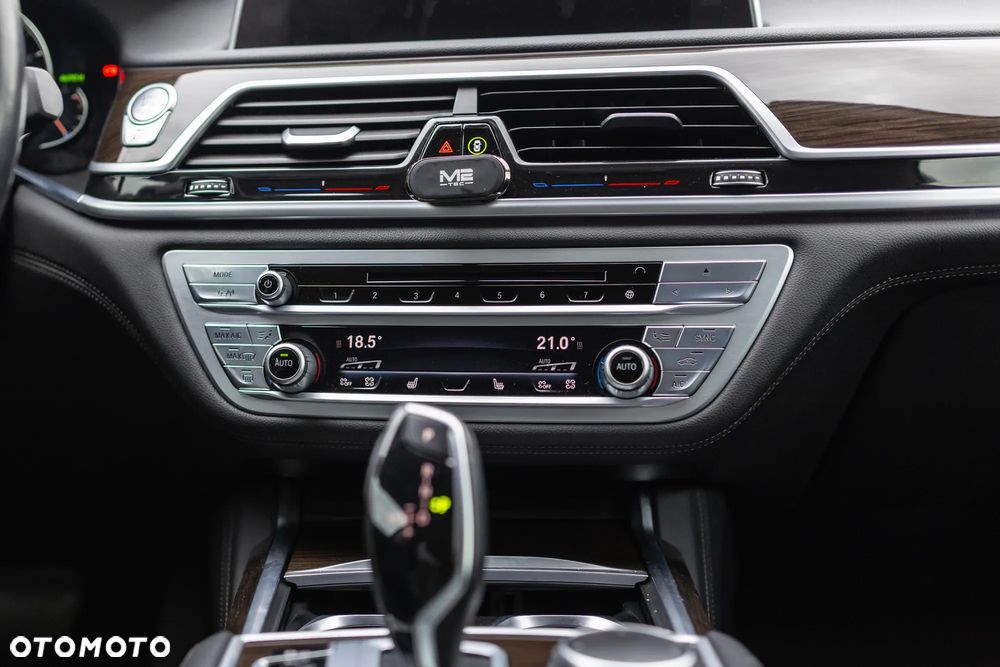 BMW Seria 7 740d xDrive - 26