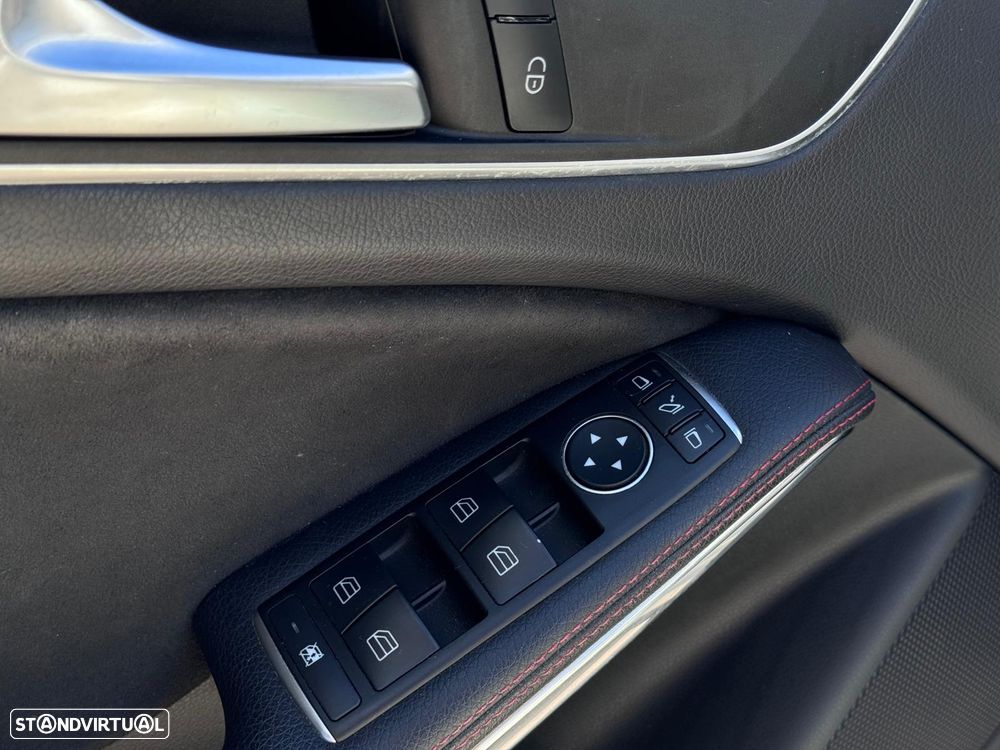 Mercedes-Benz A 45 AMG 4Matic Speedshift 7G-DCT - 16