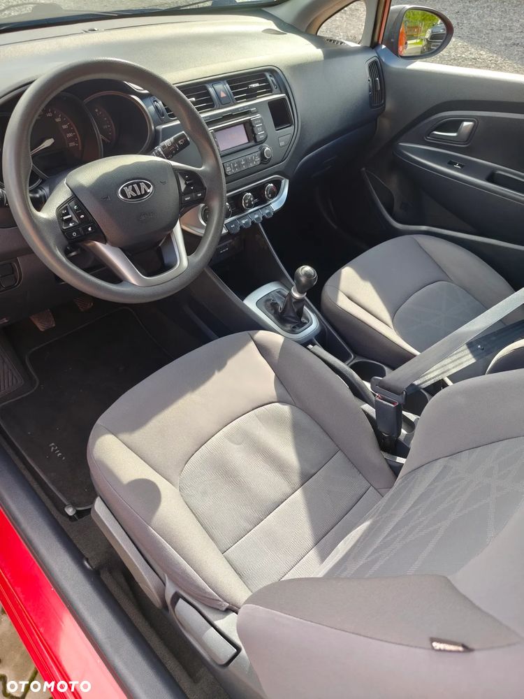 Kia Rio - 24