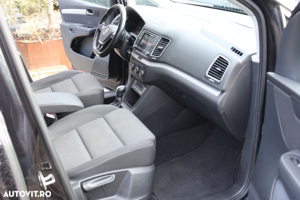 Volkswagen Sharan 2.0 TDI DSG BlueMotion Technology Highline - 11