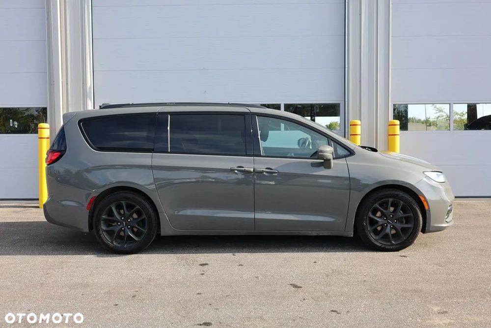 Chrysler Pacifica - 5