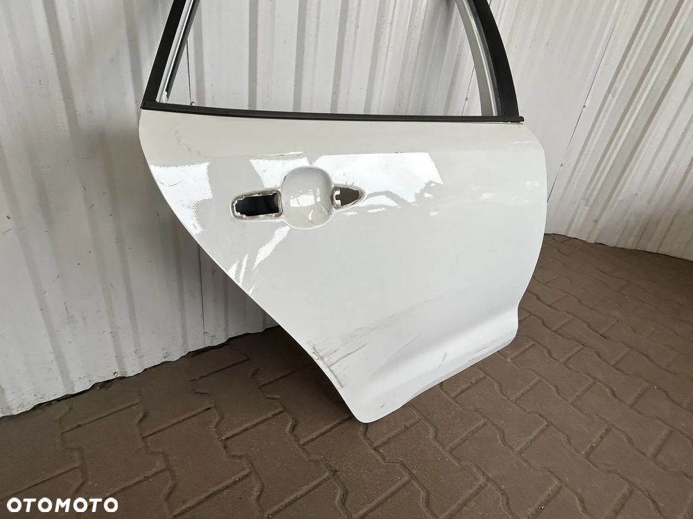 TOYOTA COROLLA E21 KOMBI 2019- DRZWI PRAWE TYLNE TYŁ LISTWA ZGARNIAJĄCA RAMKA NAKŁADKA SŁUPKA NA SŁUPEK - 8