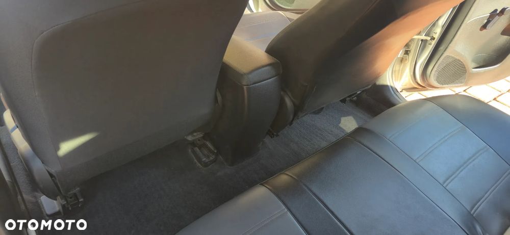 Toyota Avensis 1.8 Active MS - 4