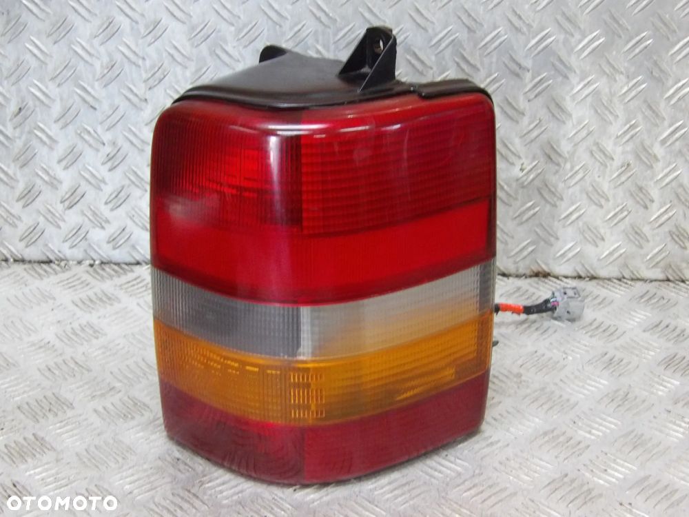 JEEP GRAND CHEROKEE ZJ LAMPA PRAWA TYŁ - 1