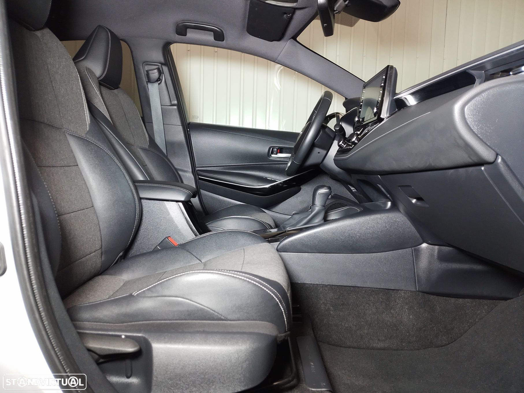 Toyota Corolla 1.8 Hybrid Comfort+P.Sport - 12