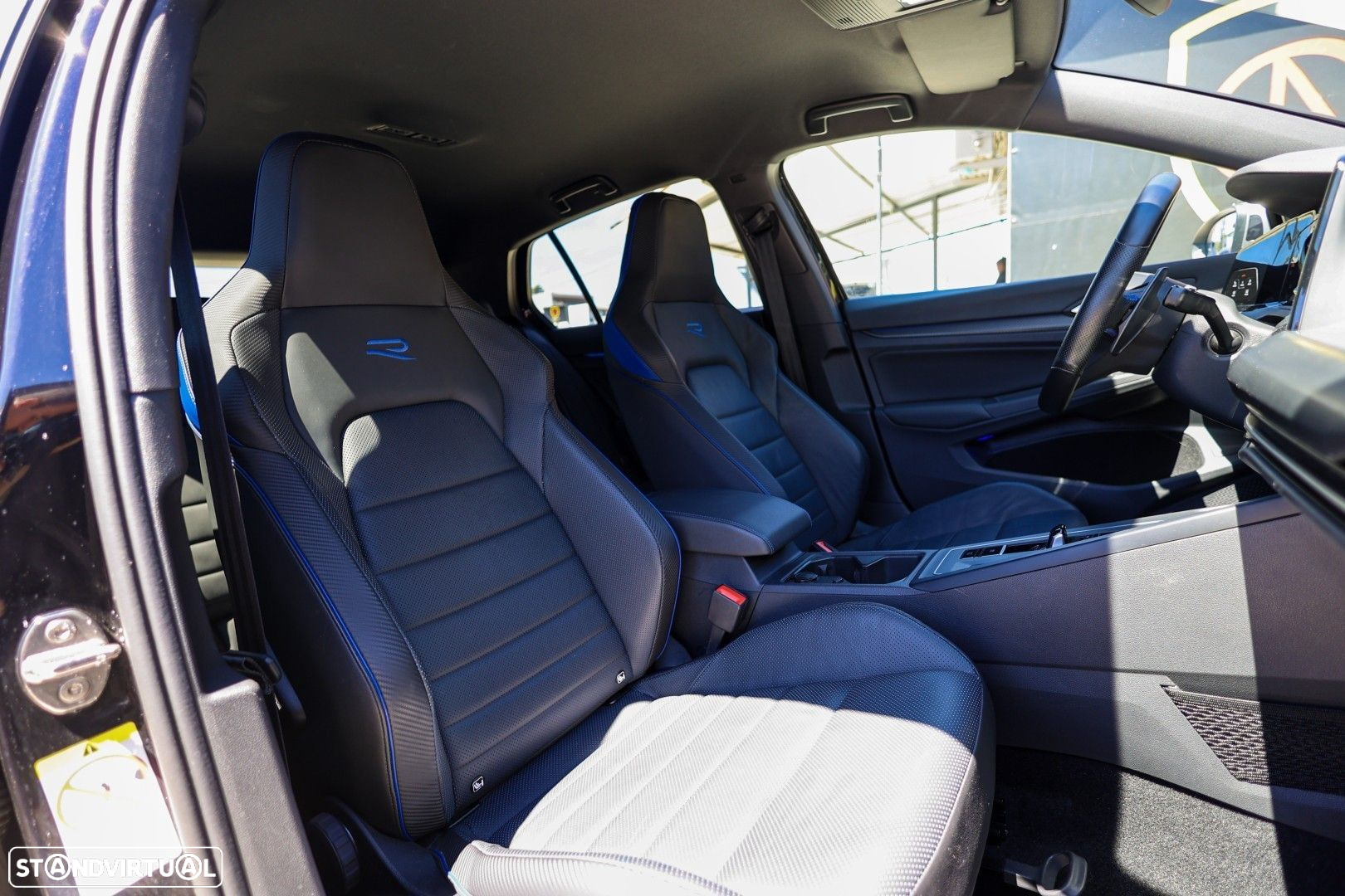 VW Golf 2.0 TSI R DSG - 32