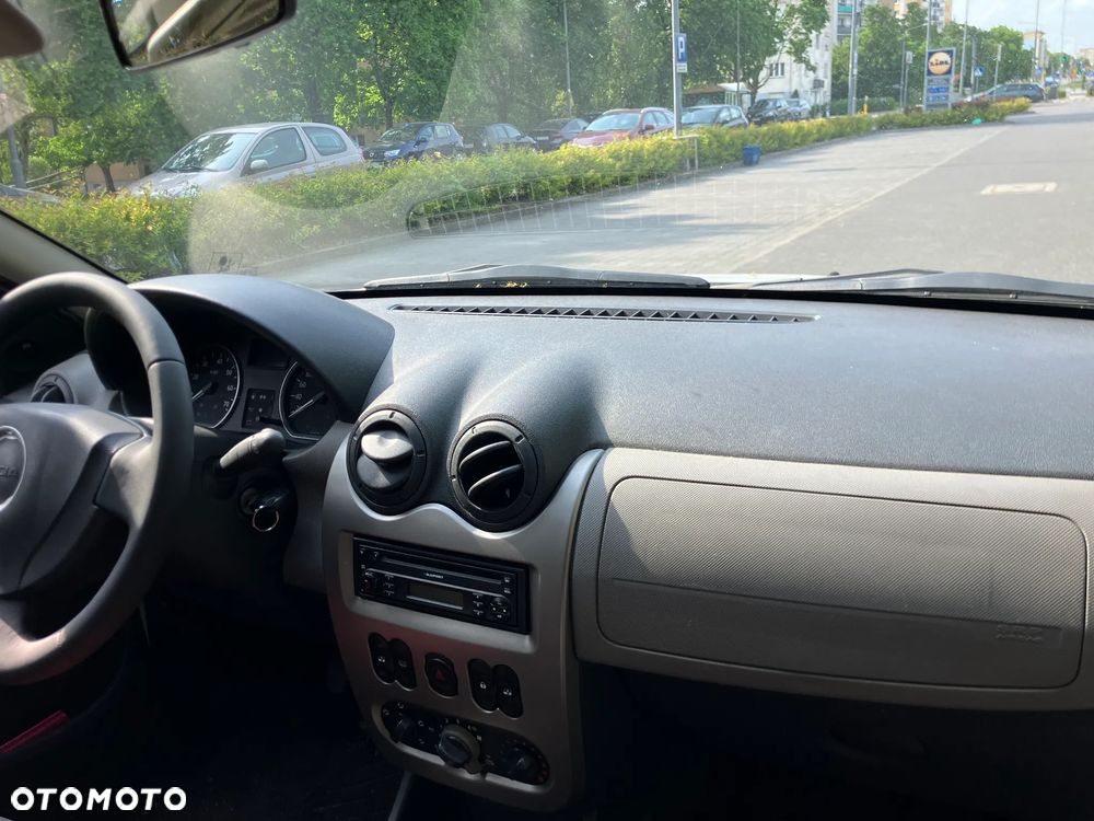 Dacia Sandero 1.2 16V 75 Live II - 8