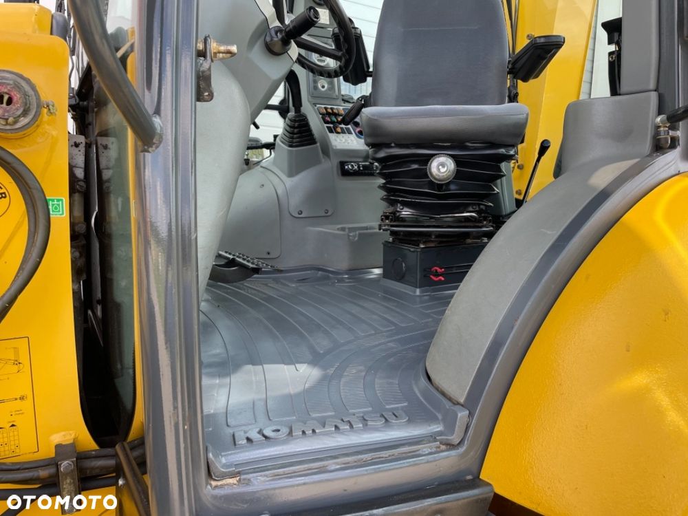 Komatsu WB97s - 12