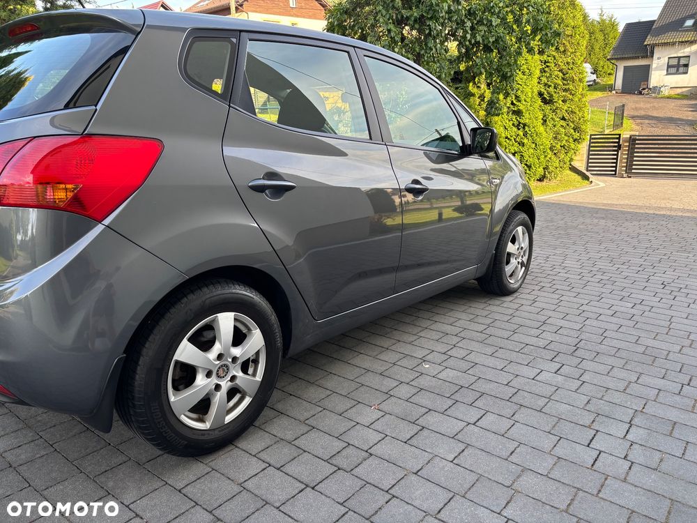 Kia Venga 1.4 L - 11