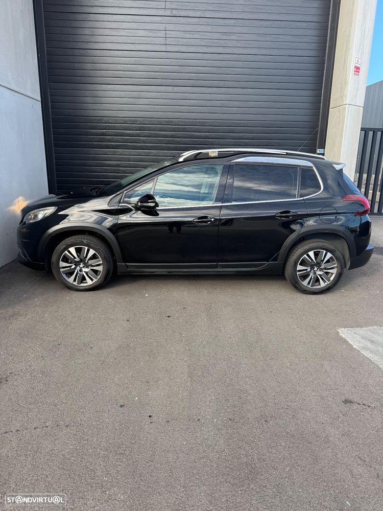 Peugeot 2008 1.2 PureTech Allure - 4