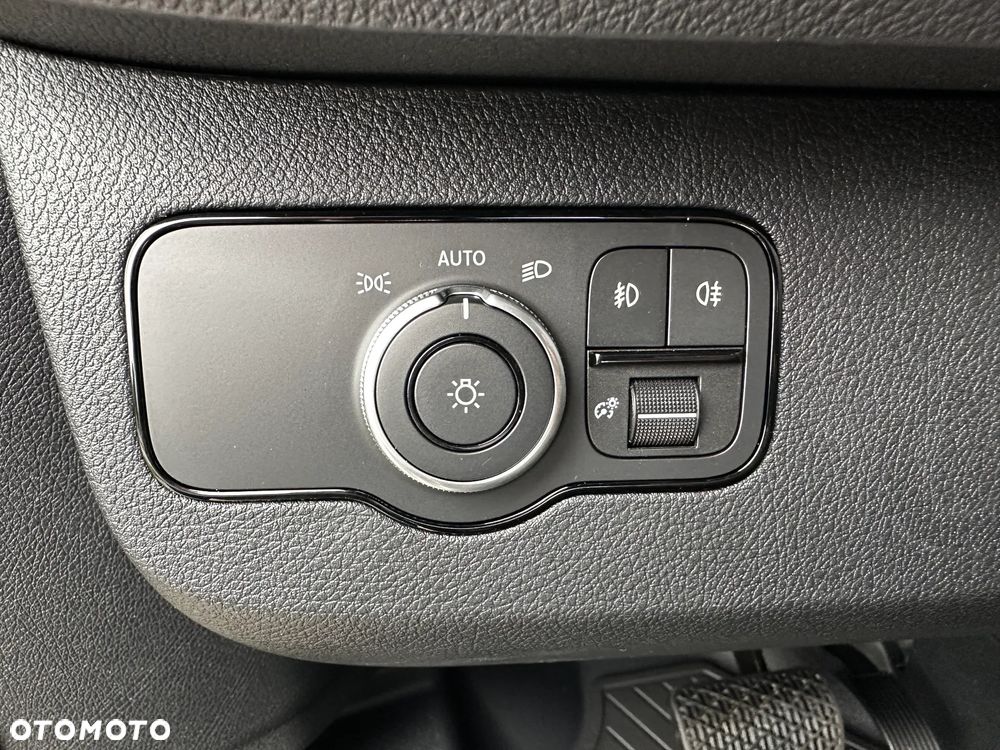 Mercedes-Benz Sprinter - 11
