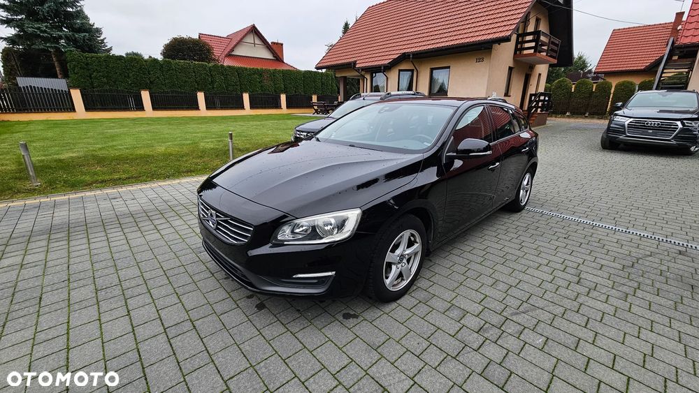 Volvo V60 D2 Momentum - 33