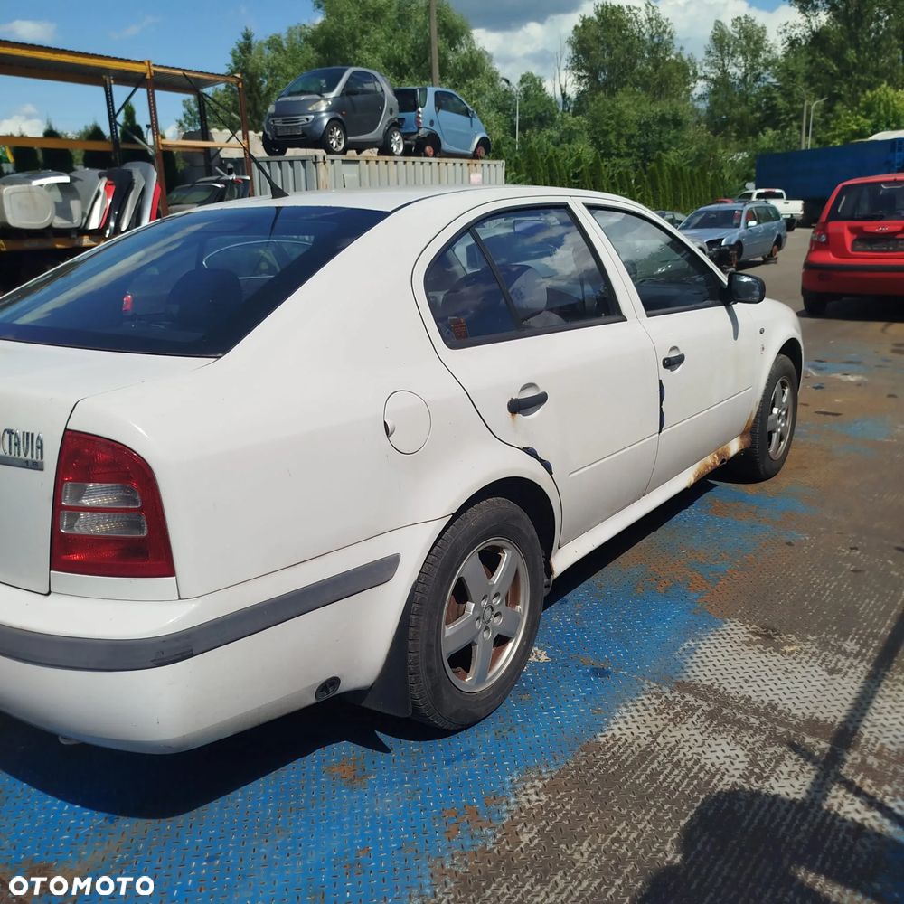 Skoda Octavia 1 na części. - 10